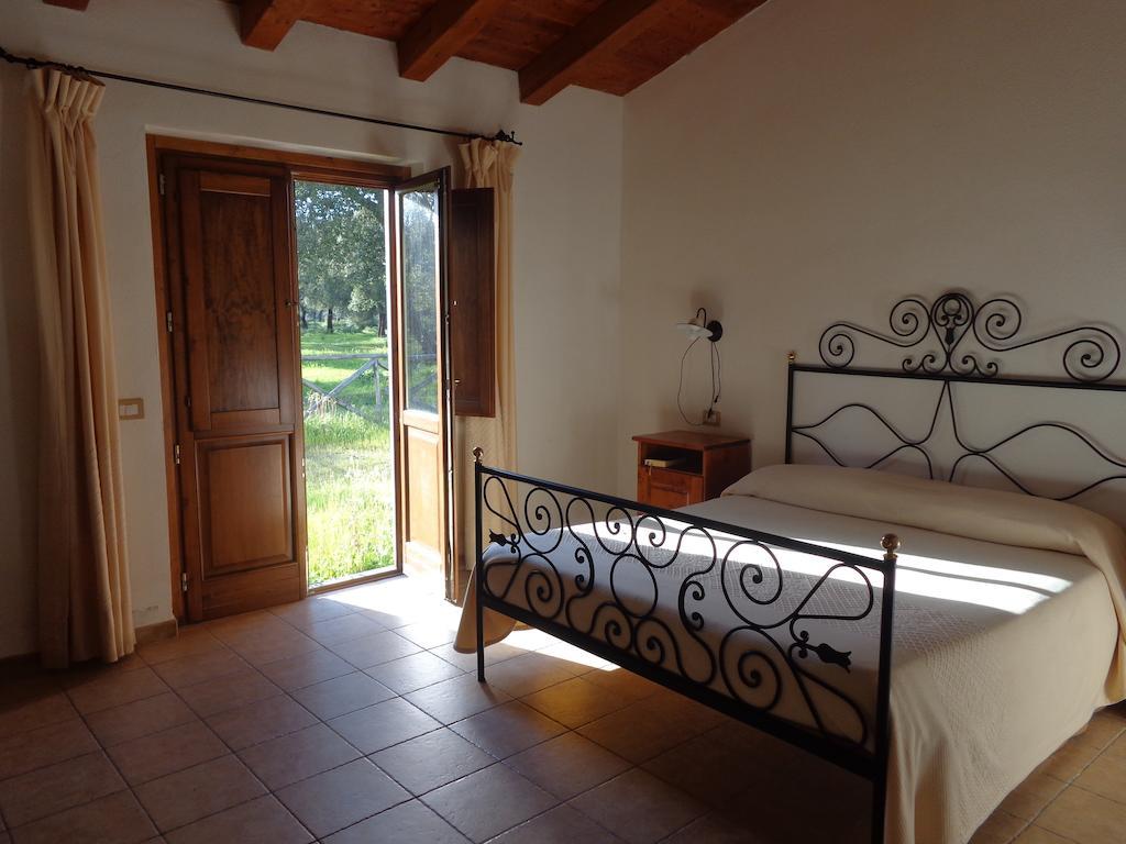 Hotel Su Baione Abbasanta Pokoj fotografie