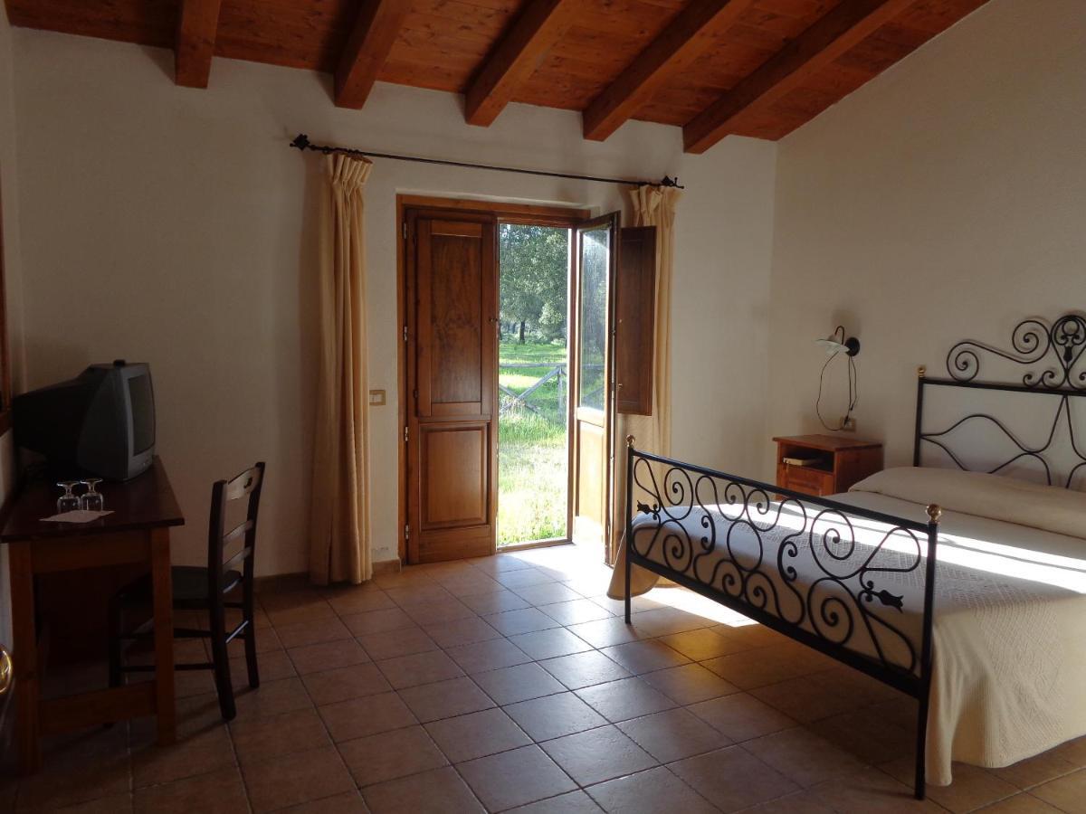 Hotel Su Baione Abbasanta Pokoj fotografie